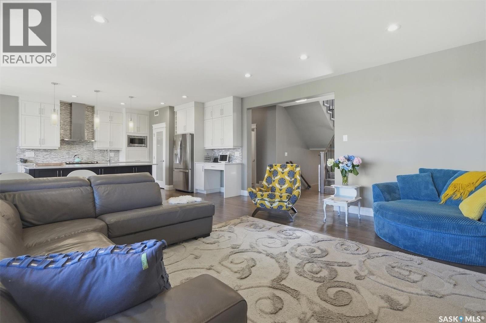 719 Salloum Crescent, Saskatoon, SK - Indoor Photo Showing Living Room