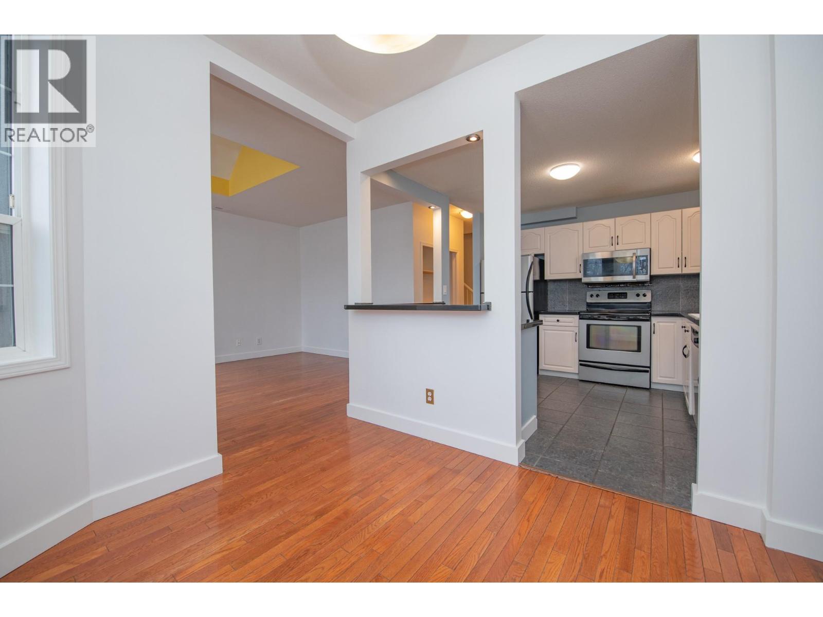 3414A 28Th Avenue Unit# 2, Vernon, BC - Indoor Photo Showing Kitchen