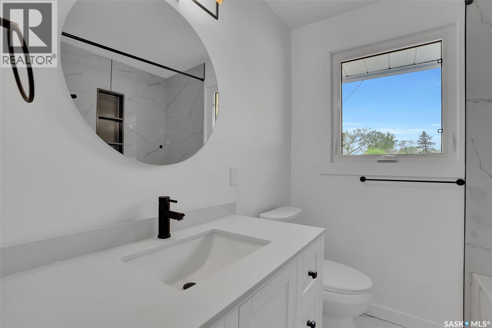 654 Aberdeen Crescent, Regina, SK - Indoor Photo Showing Bathroom