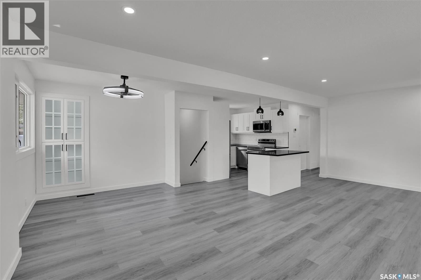 654 Aberdeen Crescent, Regina, SK - Indoor Photo Showing Kitchen