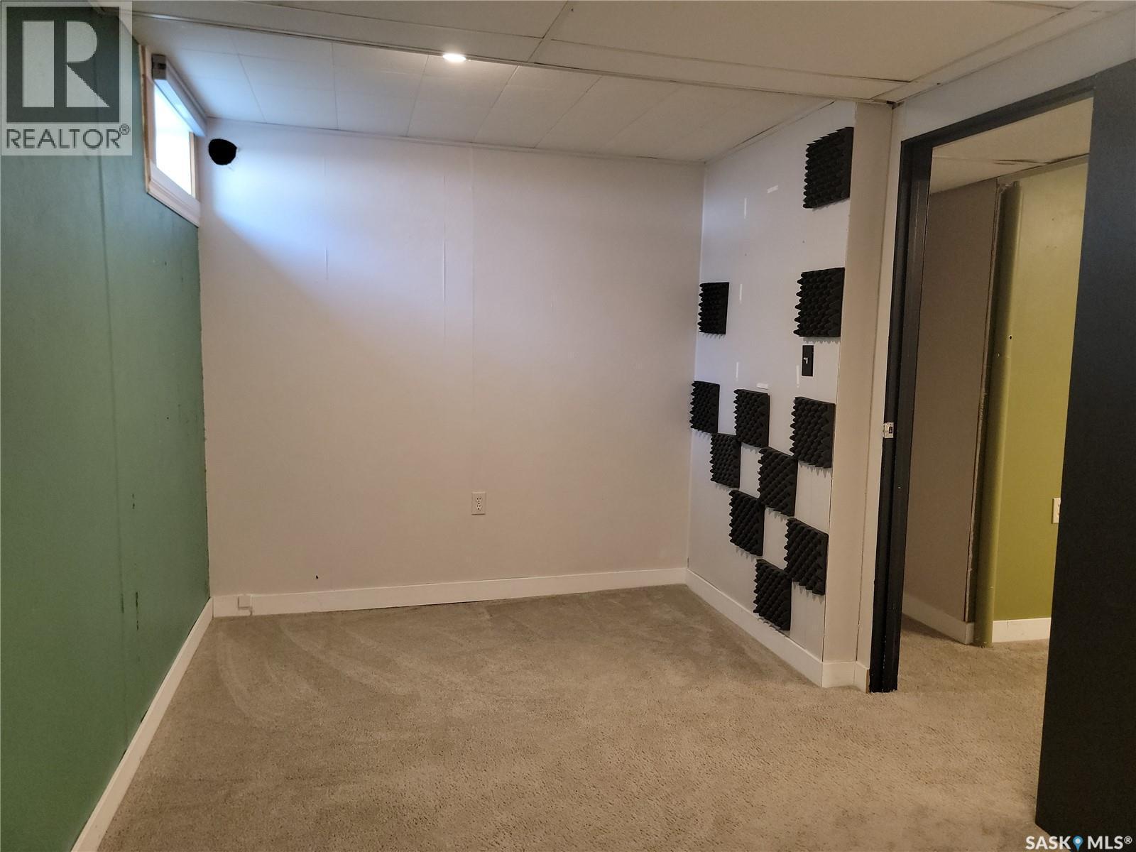 1621 Greig Avenue, Saskatoon, SK - Indoor