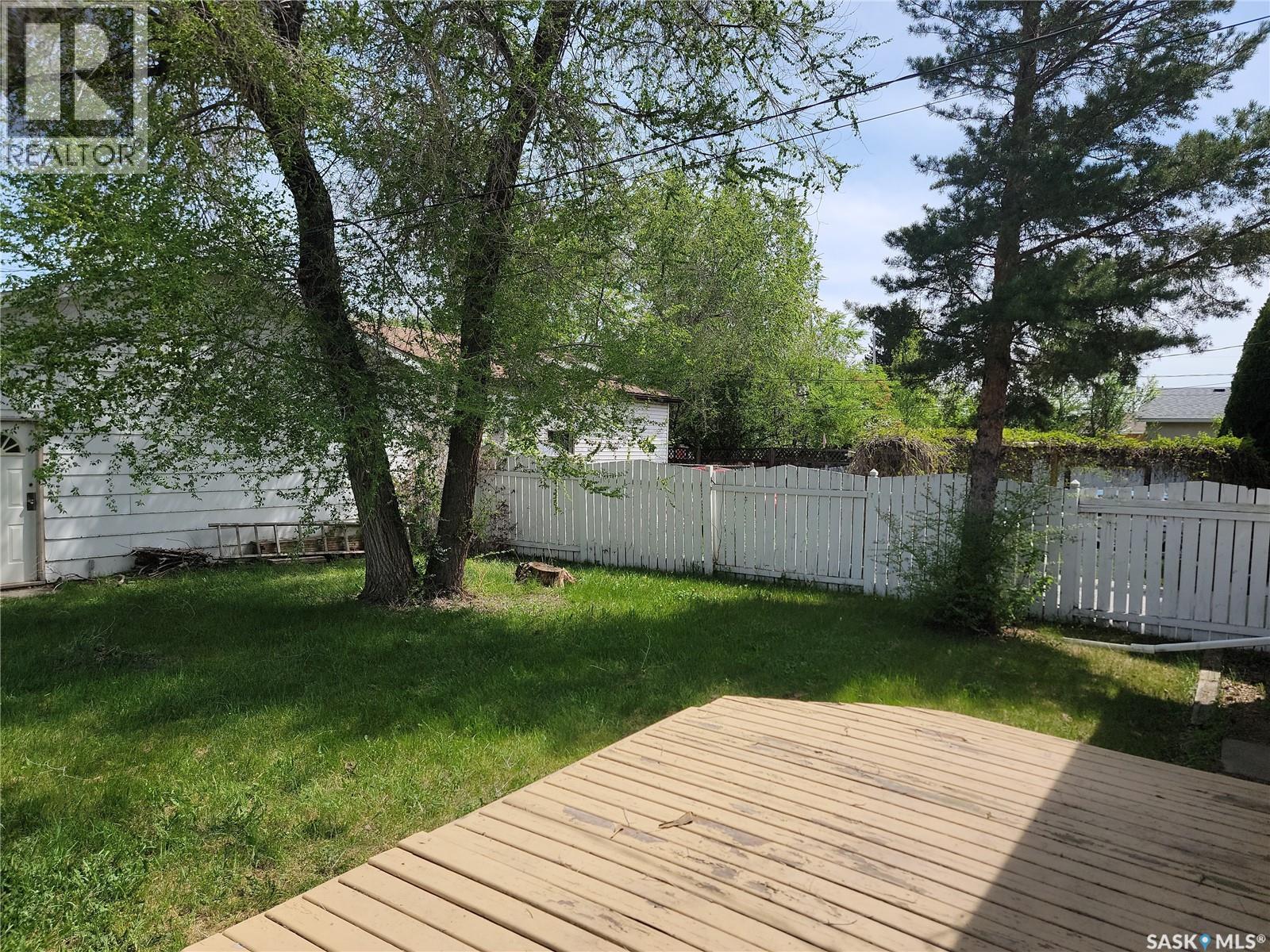 1621 Greig Avenue, Saskatoon, SK - Outdoor With Deck Patio Veranda With Backyard