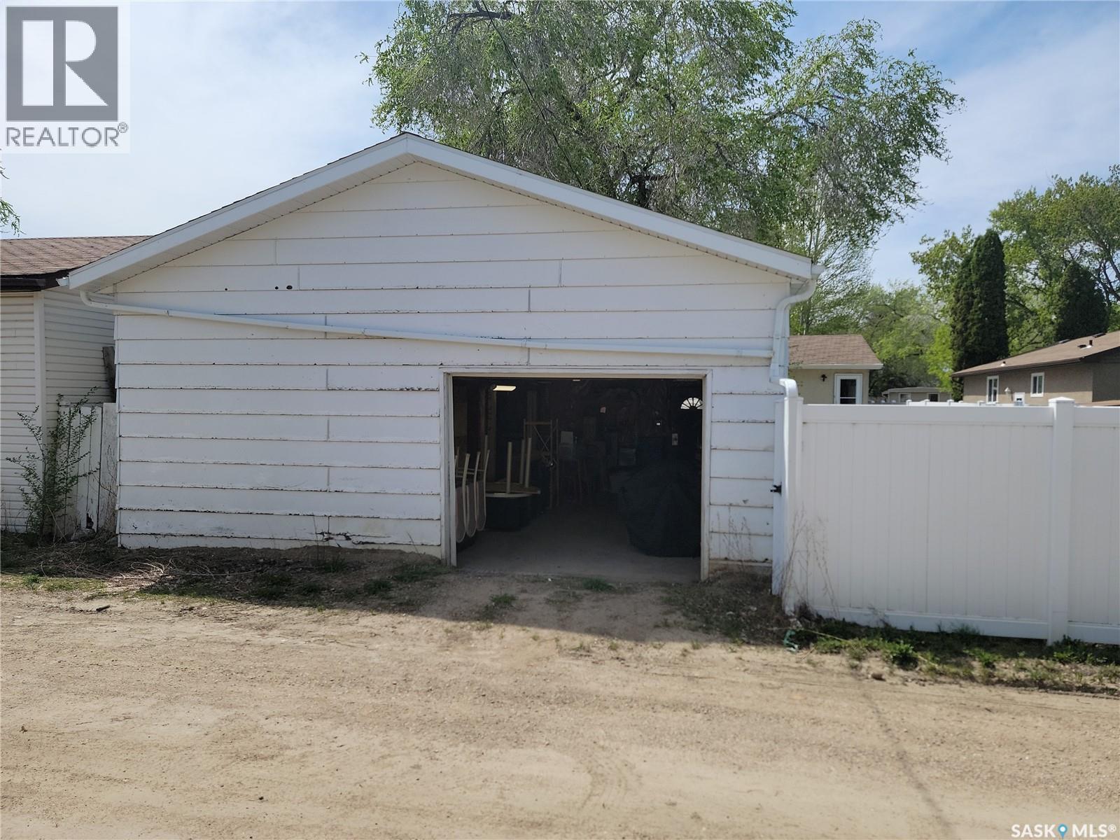 1621 Greig Avenue, Saskatoon, SK - Outdoor