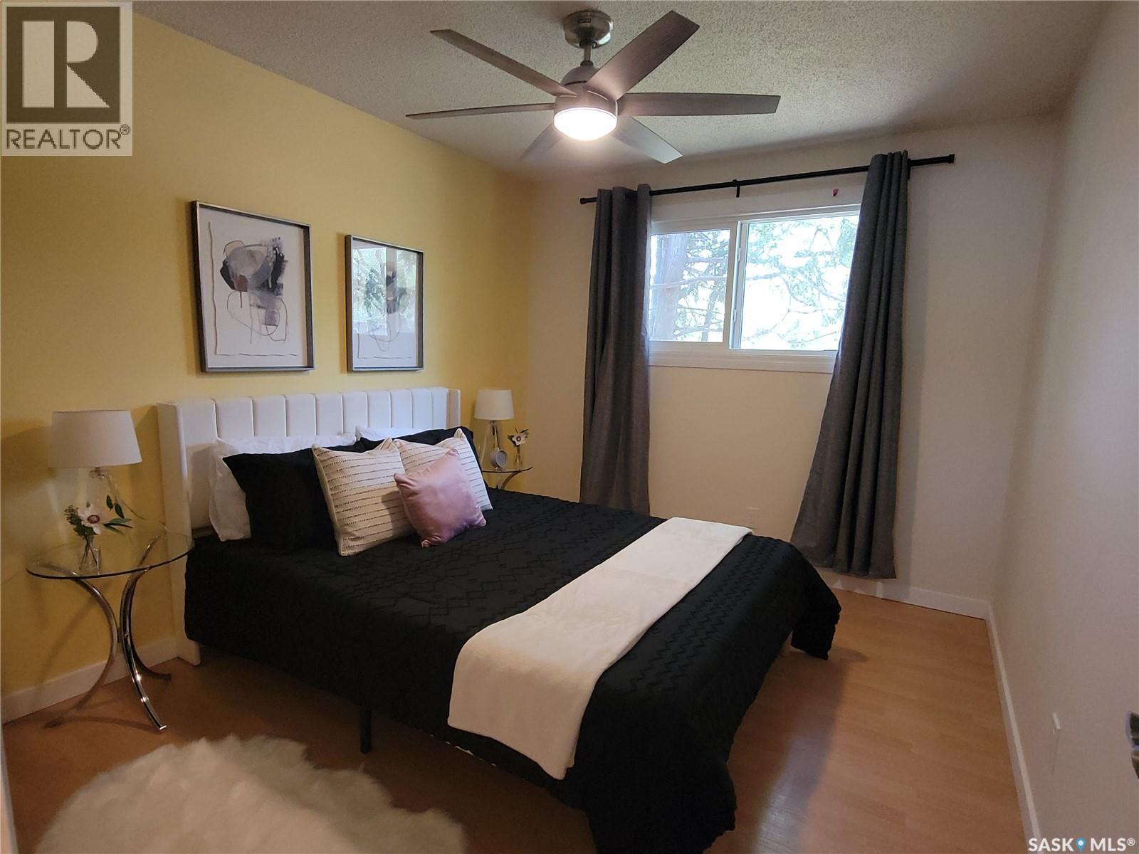 1621 Greig Avenue, Saskatoon, SK - Indoor Photo Showing Bedroom