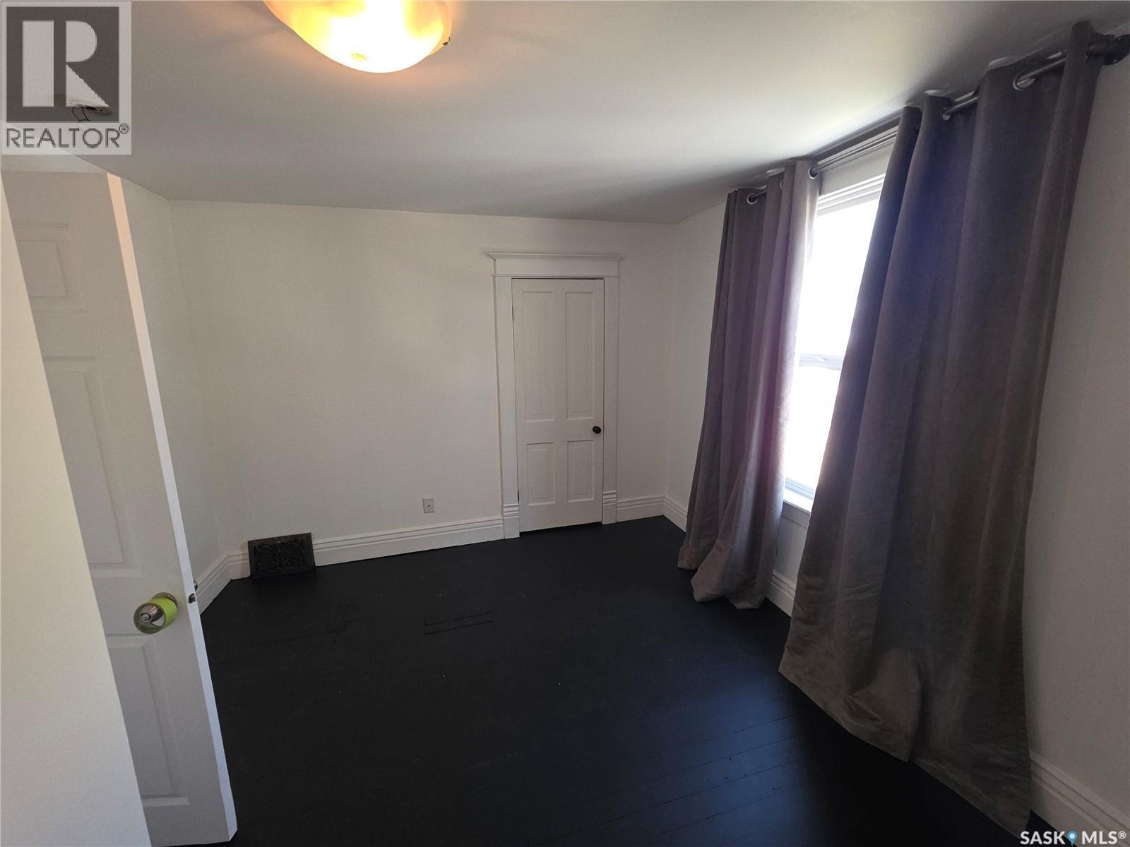 125 D Avenue S, Saskatoon, SK - Indoor