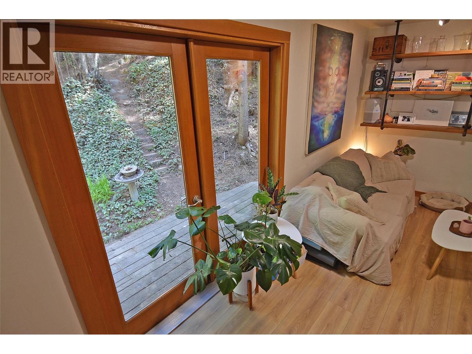 5396 6 Highway, Winlaw, BC - Indoor