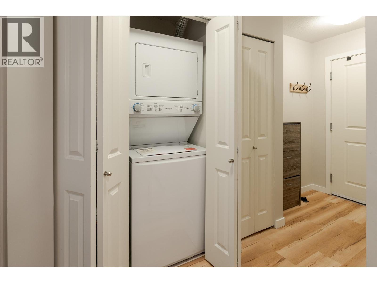 539 Yates Road Unit# 308, Kelowna, BC - Indoor Photo Showing Laundry Room