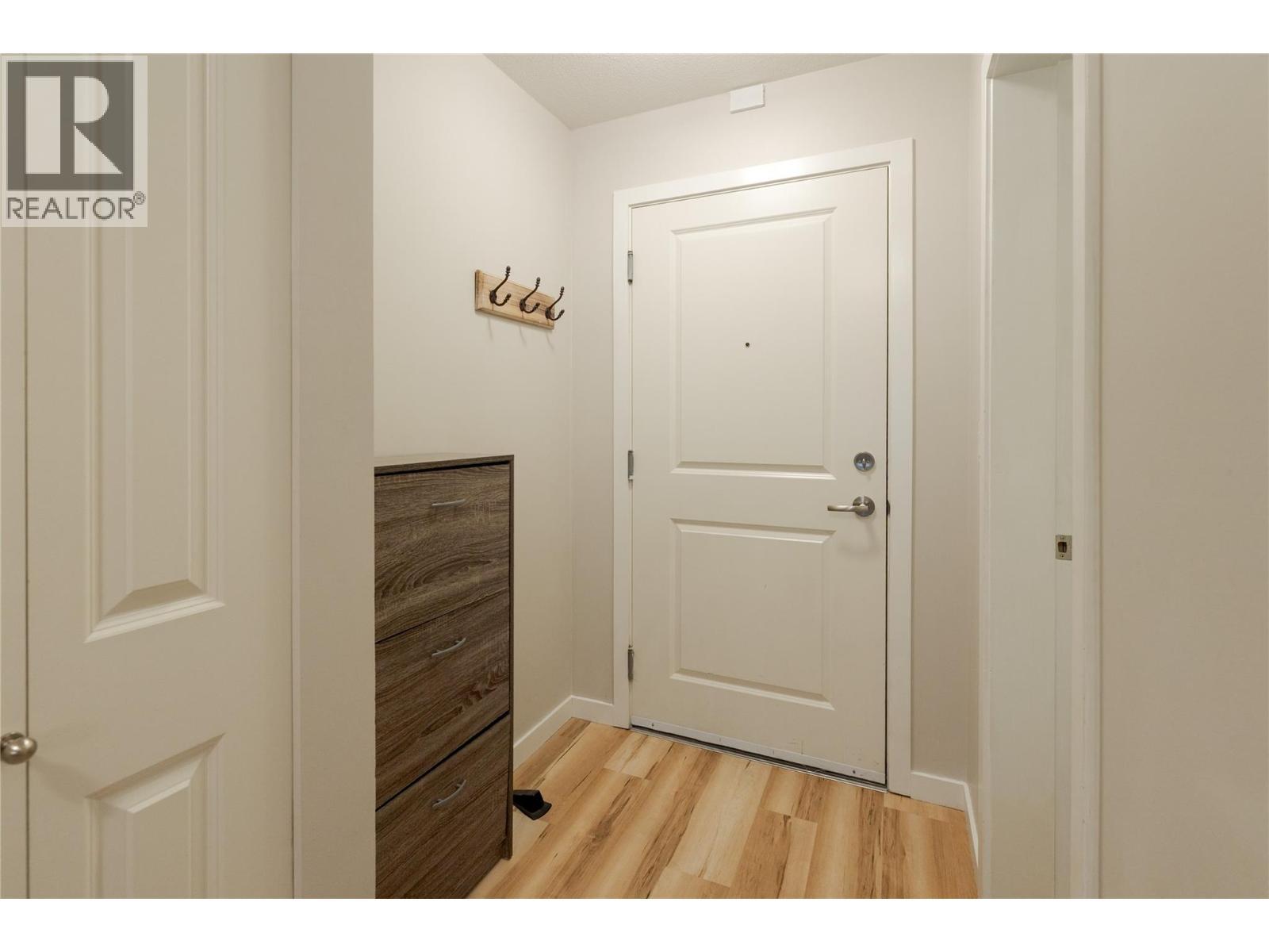 539 Yates Road Unit# 308, Kelowna, BC - Indoor Photo Showing Other Room