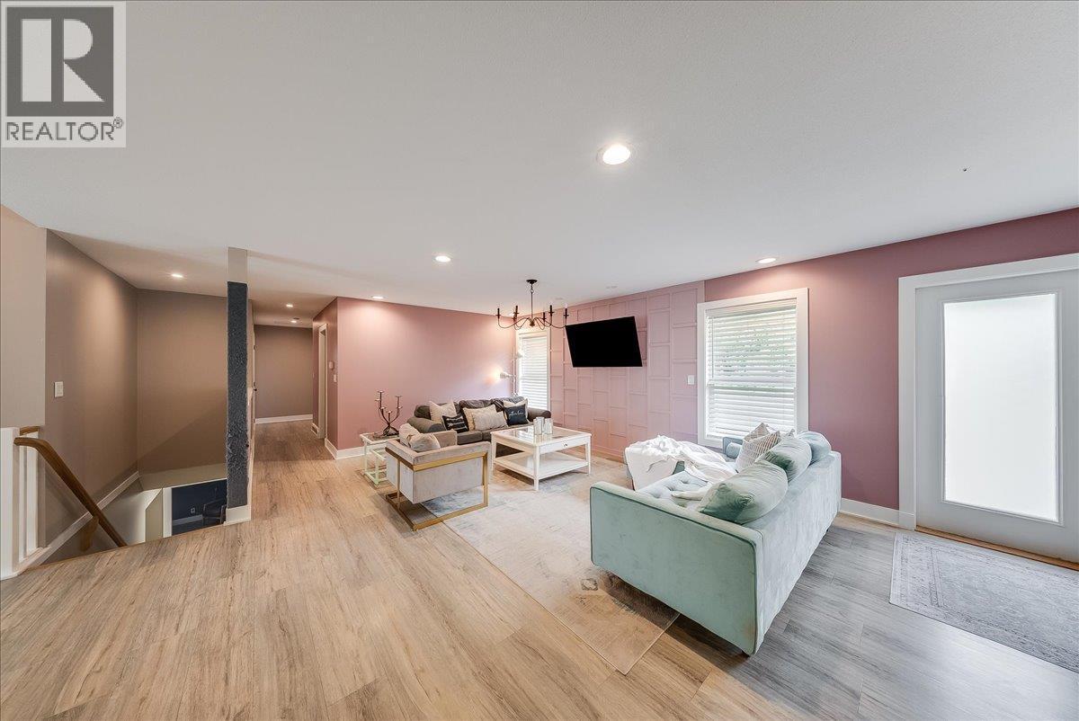 816 Columbia Road, Castlegar, BC - Indoor With Fireplace