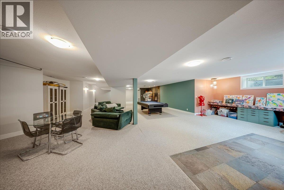 816 Columbia Road, Castlegar, BC - Indoor