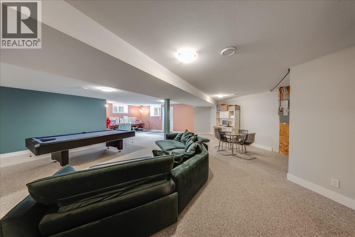 816 Columbia Road, Castlegar, BC - Indoor