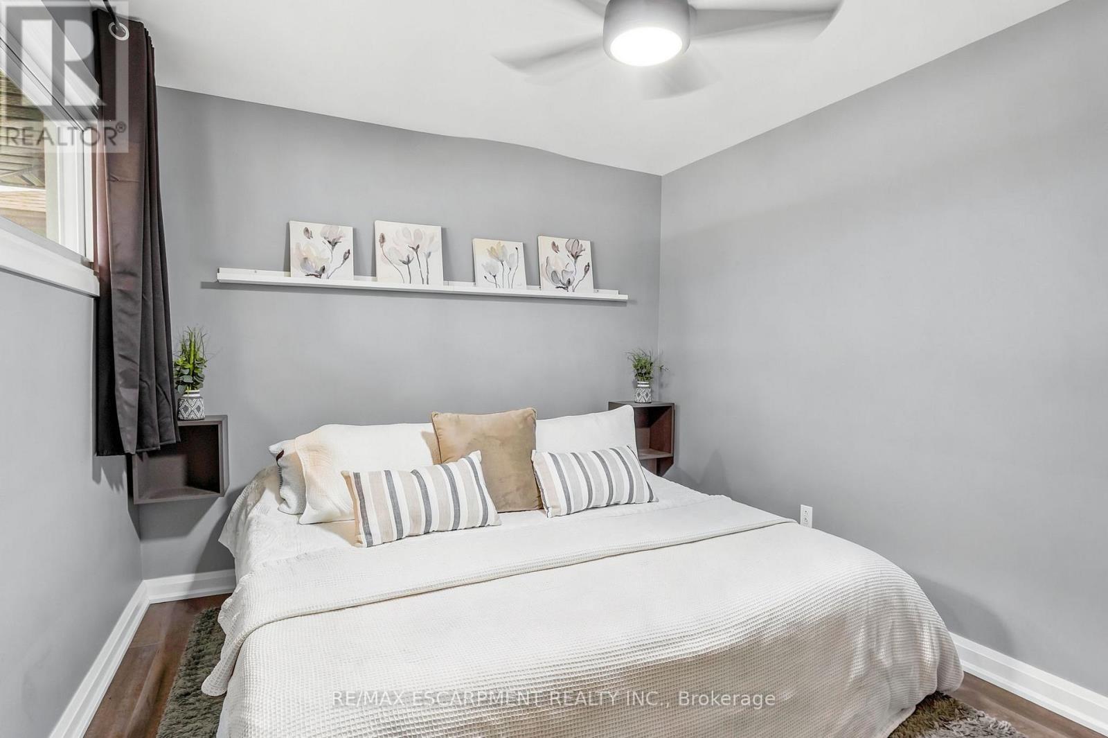150 Mountville Avenue, Hamilton, ON - Indoor Photo Showing Bedroom