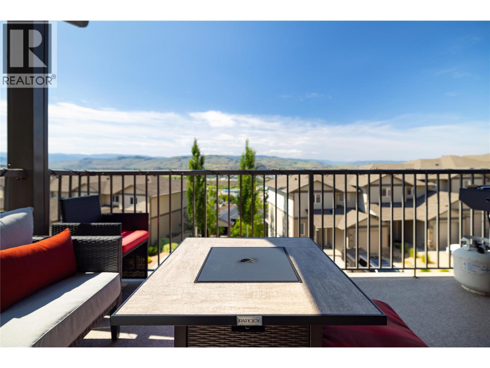 933 Mt Robson Place Unit# 18, Vernon, BC - Outdoor With Exterior