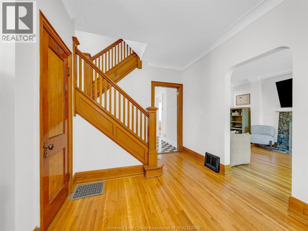 908 Windermere Road, Windsor, ON - Indoor Photo Showing Other Room