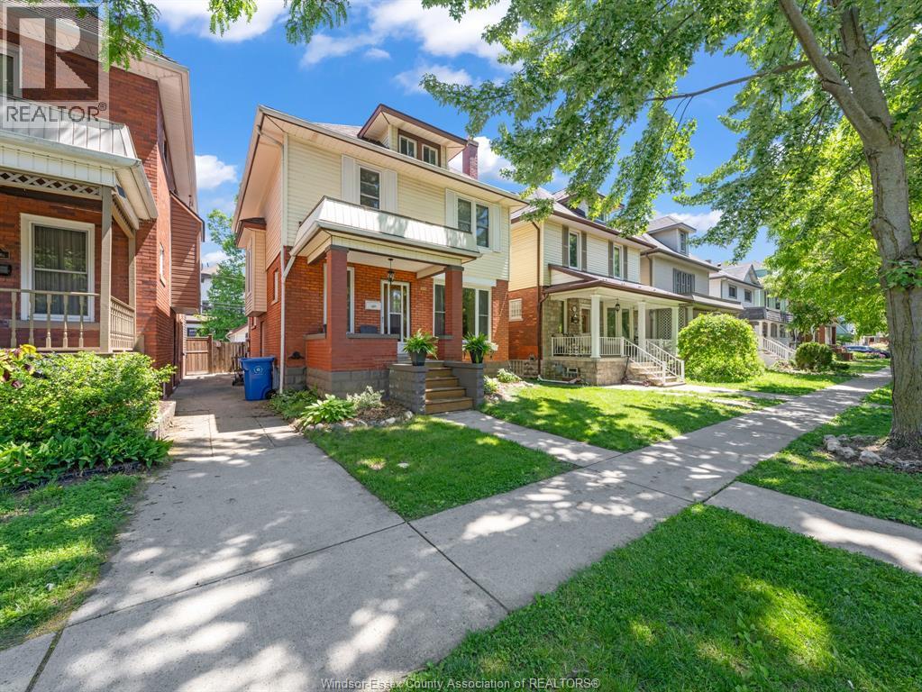 908 Windermere Road, Windsor, ON - Outdoor With Facade