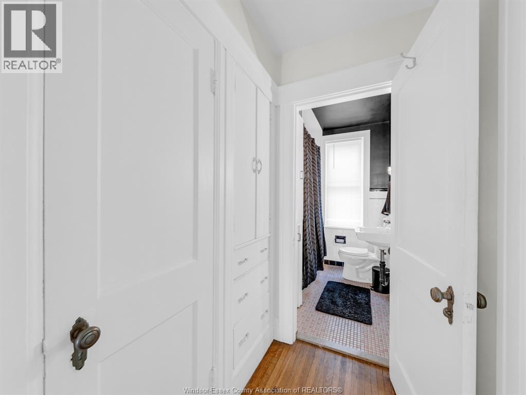 908 Windermere Road, Windsor, ON - Indoor Photo Showing Other Room