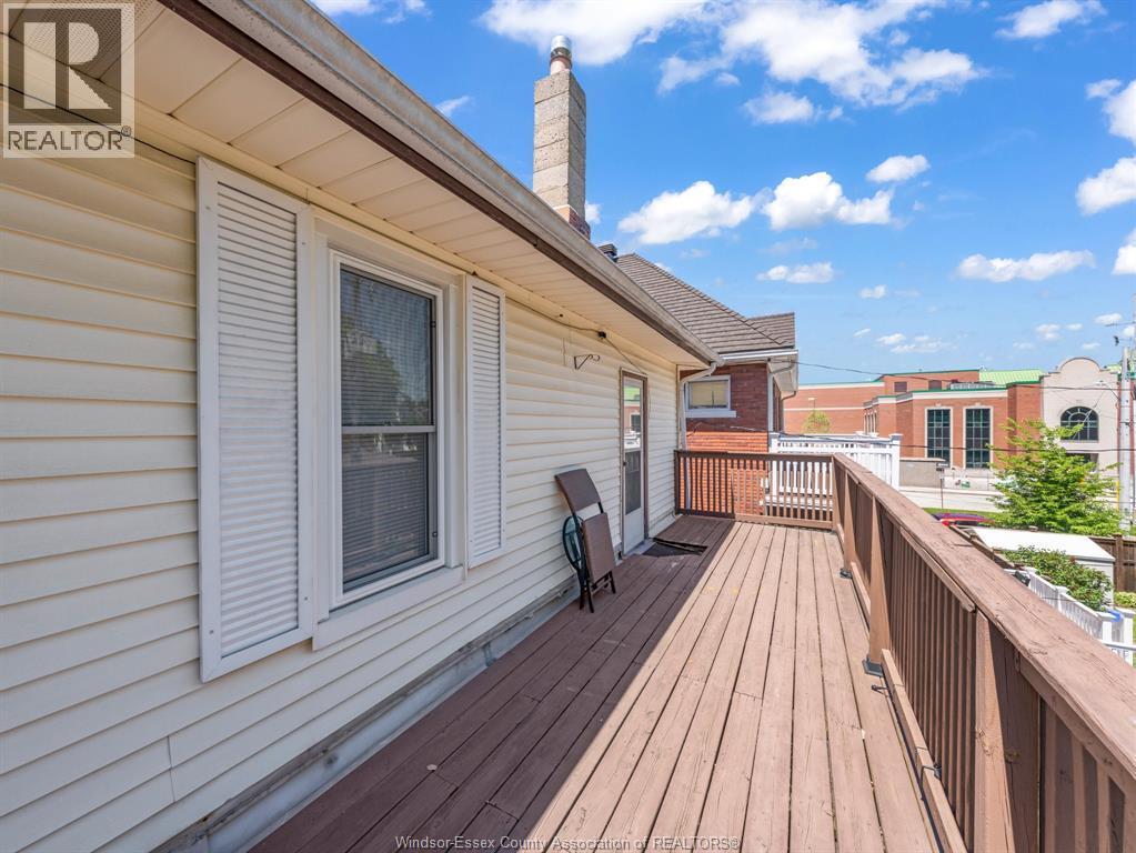 908 Windermere Road, Windsor, ON - Outdoor With Exterior