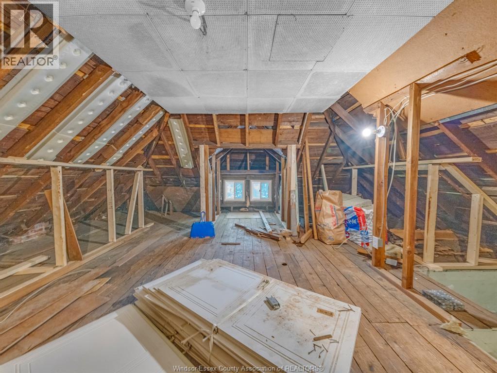 908 Windermere Road, Windsor, ON - Indoor Photo Showing Other Room
