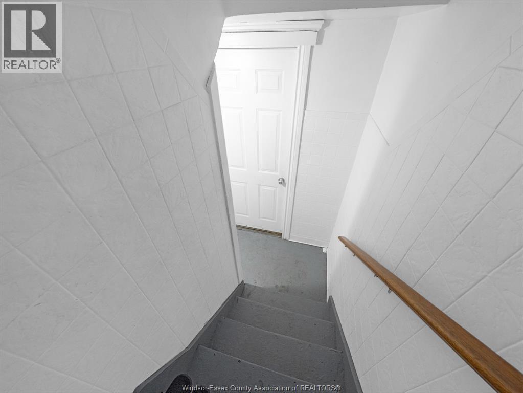 908 Windermere Road, Windsor, ON - Indoor Photo Showing Other Room