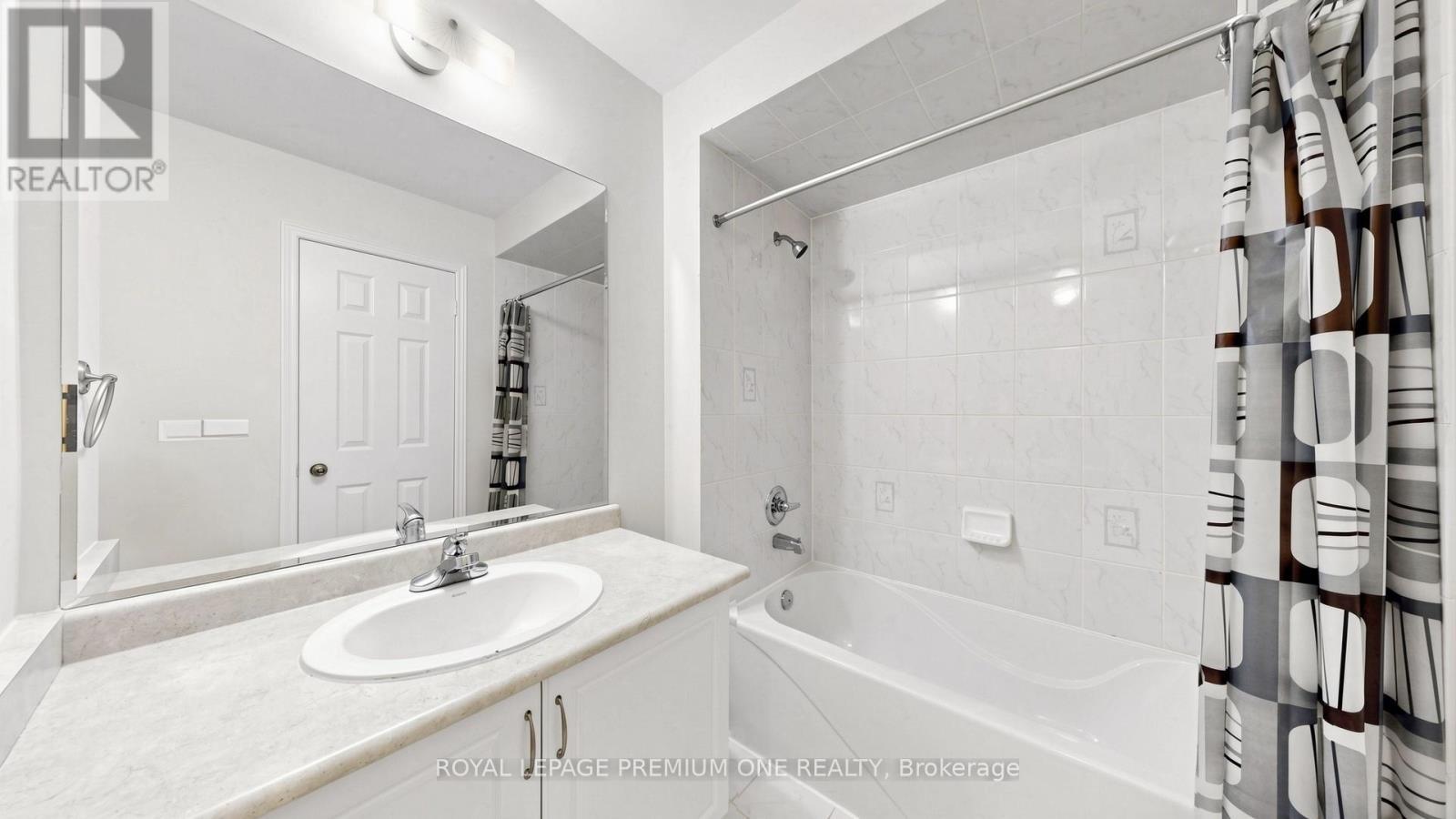 108 Argento Crescent, Vaughan, ON - Indoor Photo Showing Bathroom
