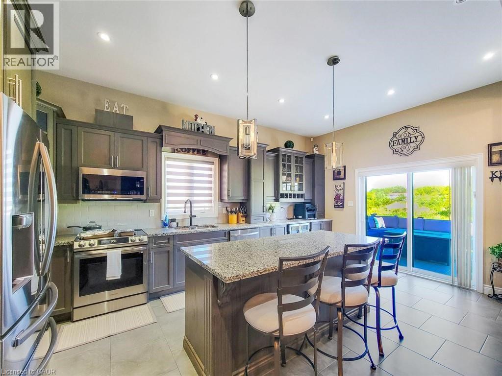 27 Riesling Court, Hamilton, ON