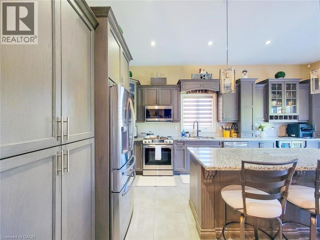 27 Riesling Court, Hamilton, ON