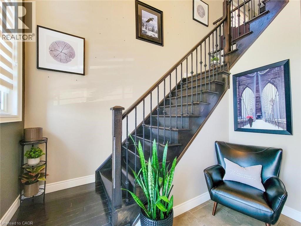 27 Riesling Court, Hamilton, ON