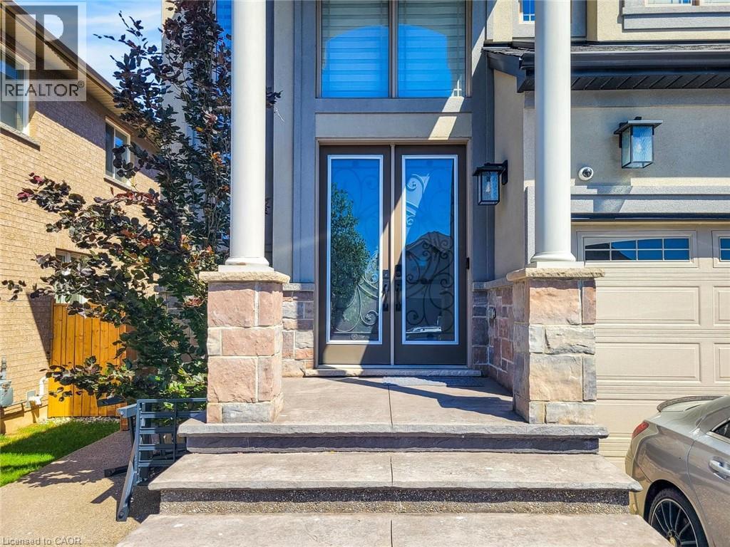 27 Riesling Court, Hamilton, ON