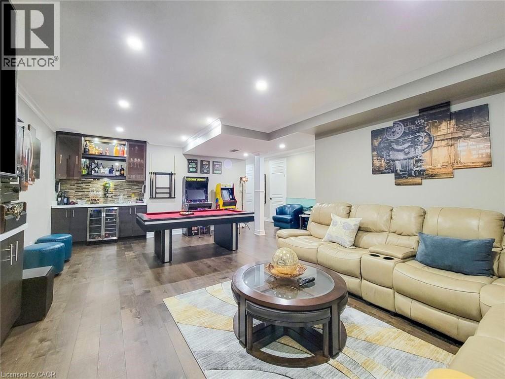 27 Riesling Court, Hamilton, ON