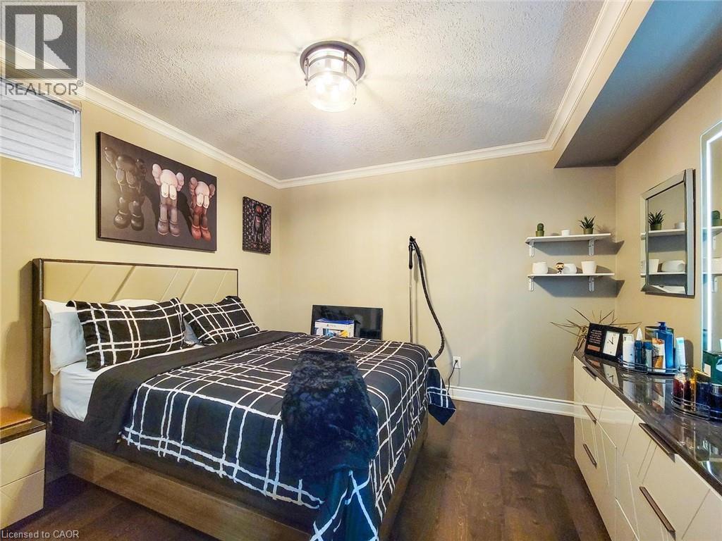 27 Riesling Court, Hamilton, ON