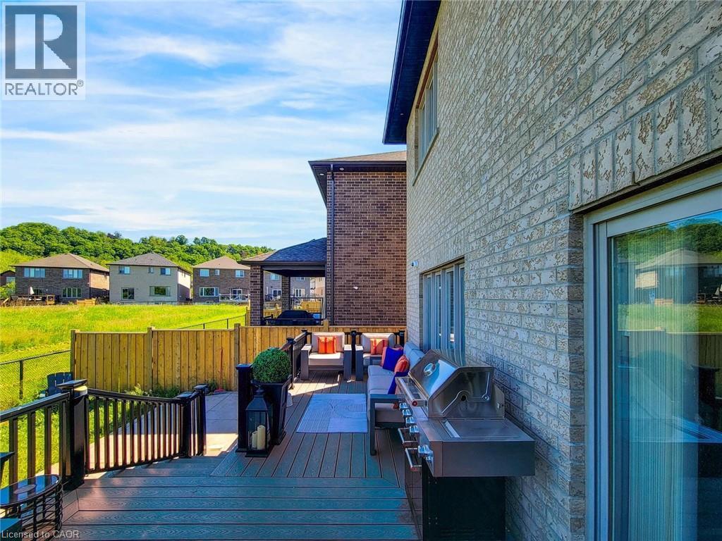 27 Riesling Court, Hamilton, ON