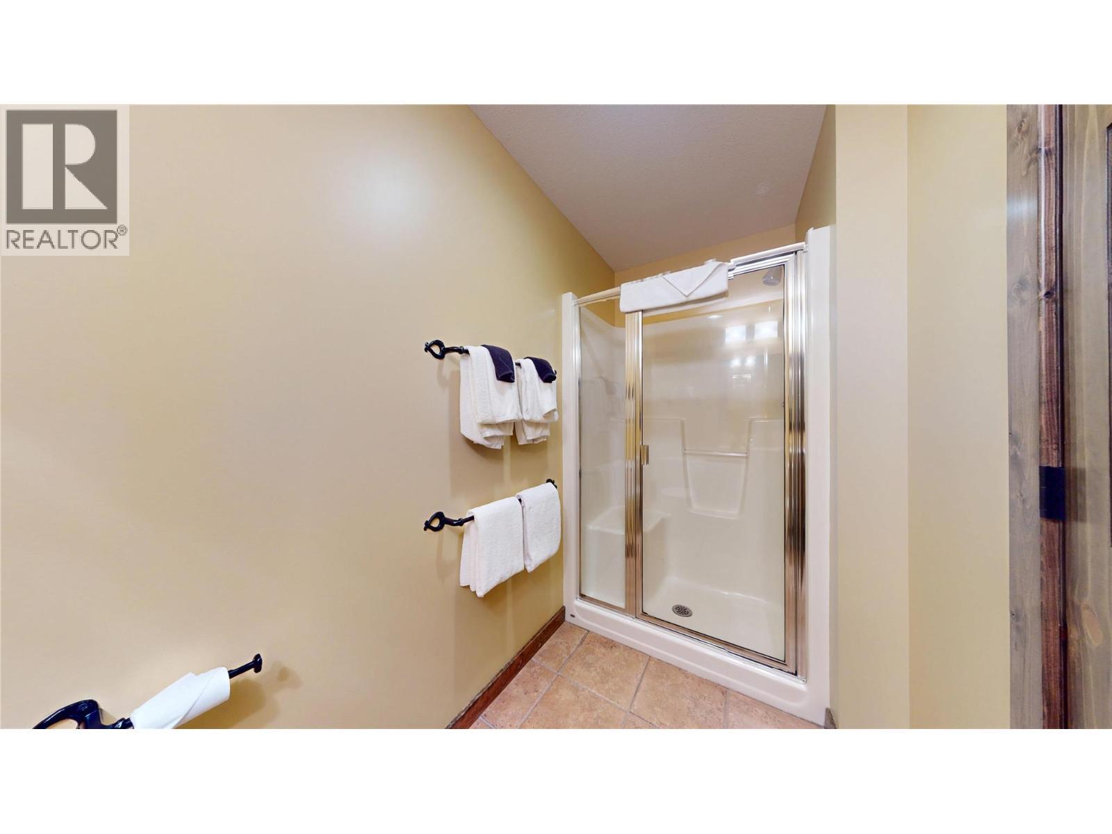 1351 Gerry Sorensen Way Unit# J2-B, Kimberley, BC - Indoor Photo Showing Bathroom