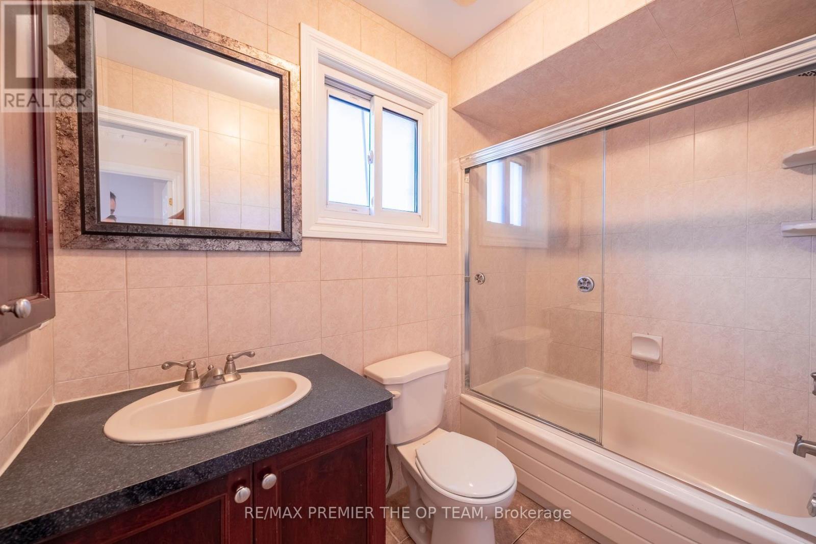 79 Governor Crescent, Vaughan, ON - Indoor Photo Showing Bathroom