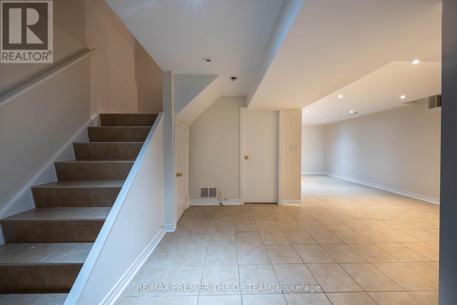 79 Governor Crescent, Vaughan, ON - Indoor Photo Showing Other Room