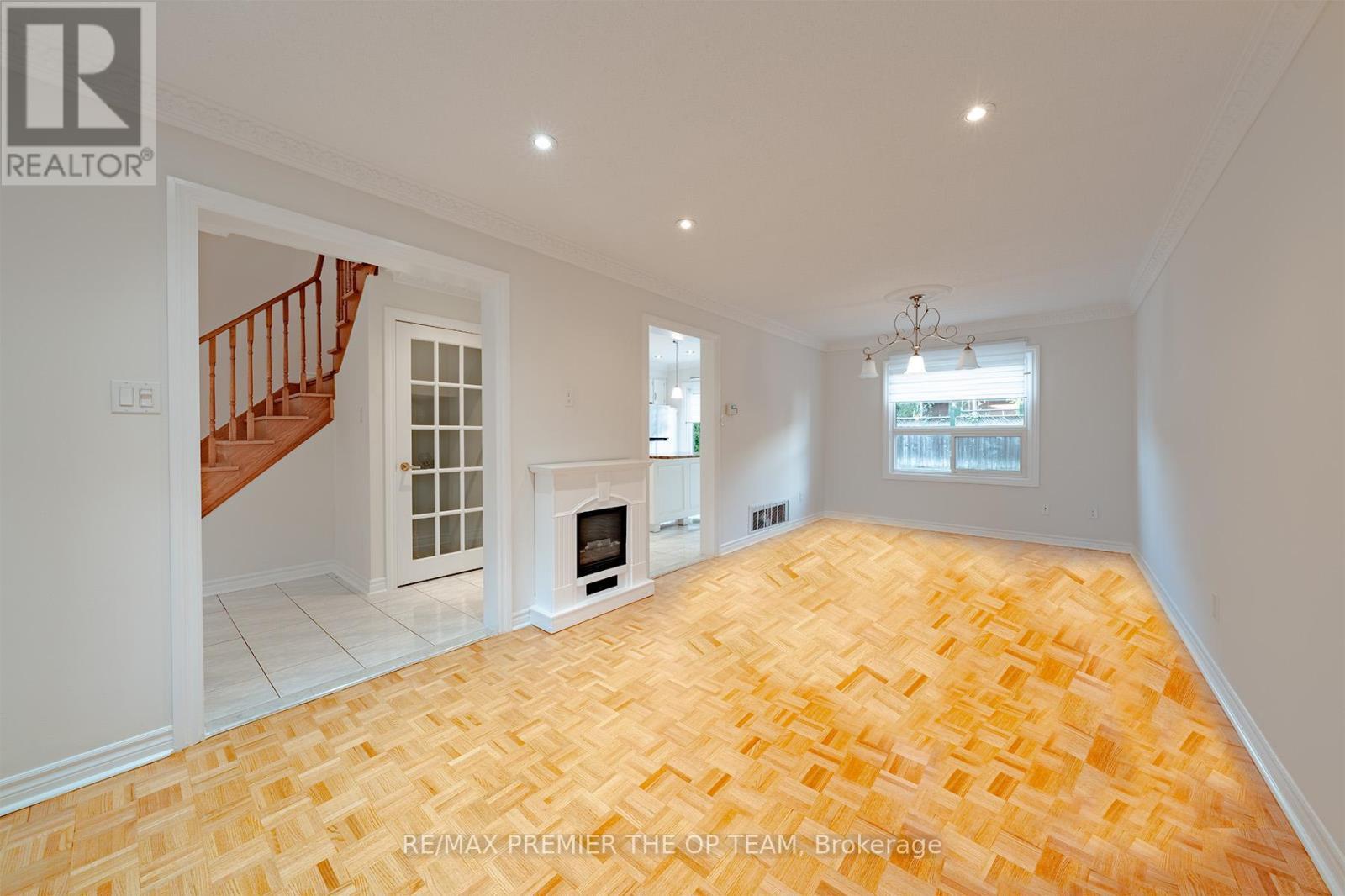79 Governor Crescent, Vaughan, ON - Indoor With Fireplace