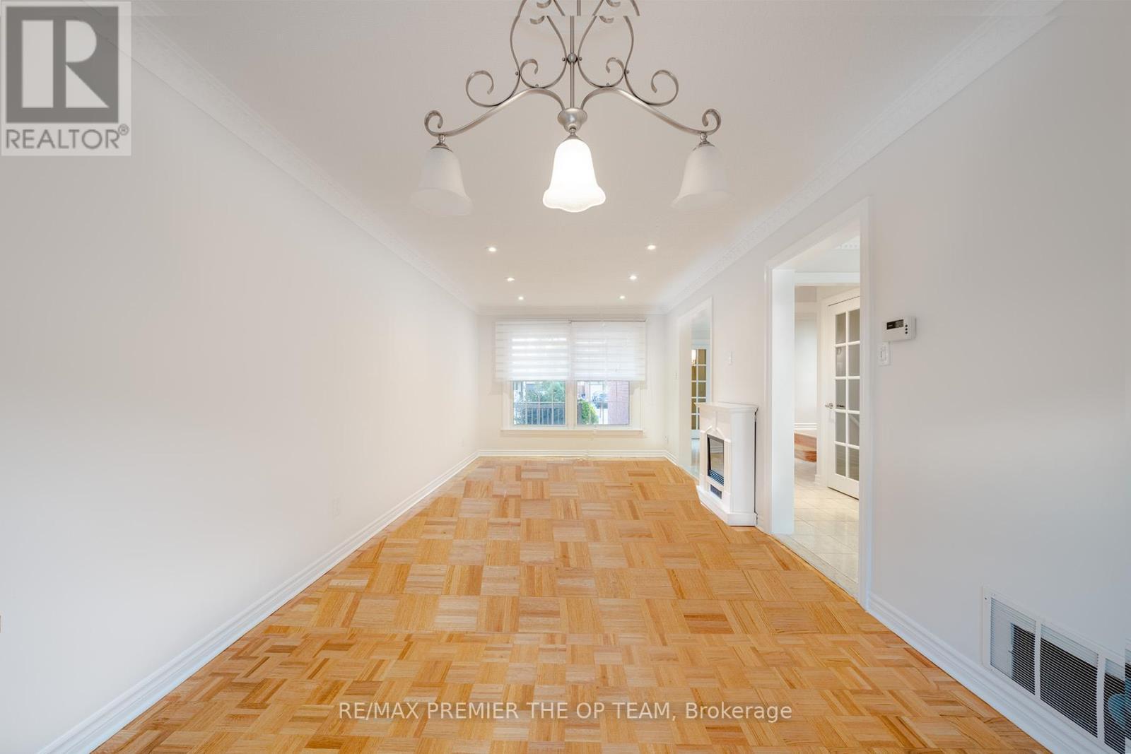 79 Governor Crescent, Vaughan, ON - Indoor Photo Showing Other Room