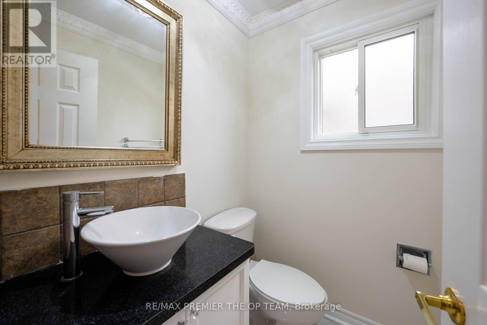 79 Governor Crescent, Vaughan, ON - Indoor Photo Showing Bathroom