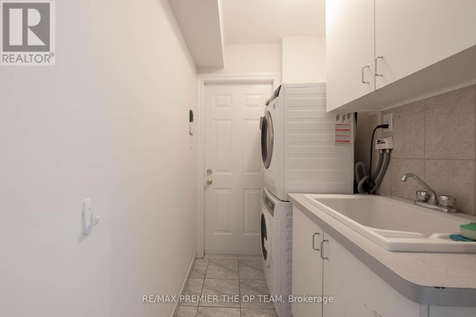 79 Governor Crescent, Vaughan, ON - Indoor Photo Showing Laundry Room
