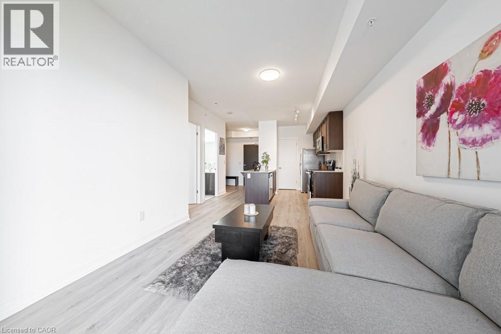550 North Service Road Unit# 609, Grimsby, ON - Indoor Photo Showing Living Room