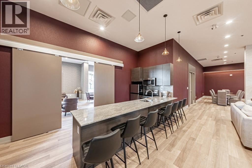 550 North Service Road Unit# 609, Grimsby, ON - Indoor Photo Showing Dining Room