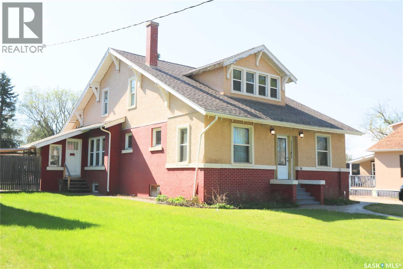 34 Laurier Avenue, Yorkton, SK - Outdoor