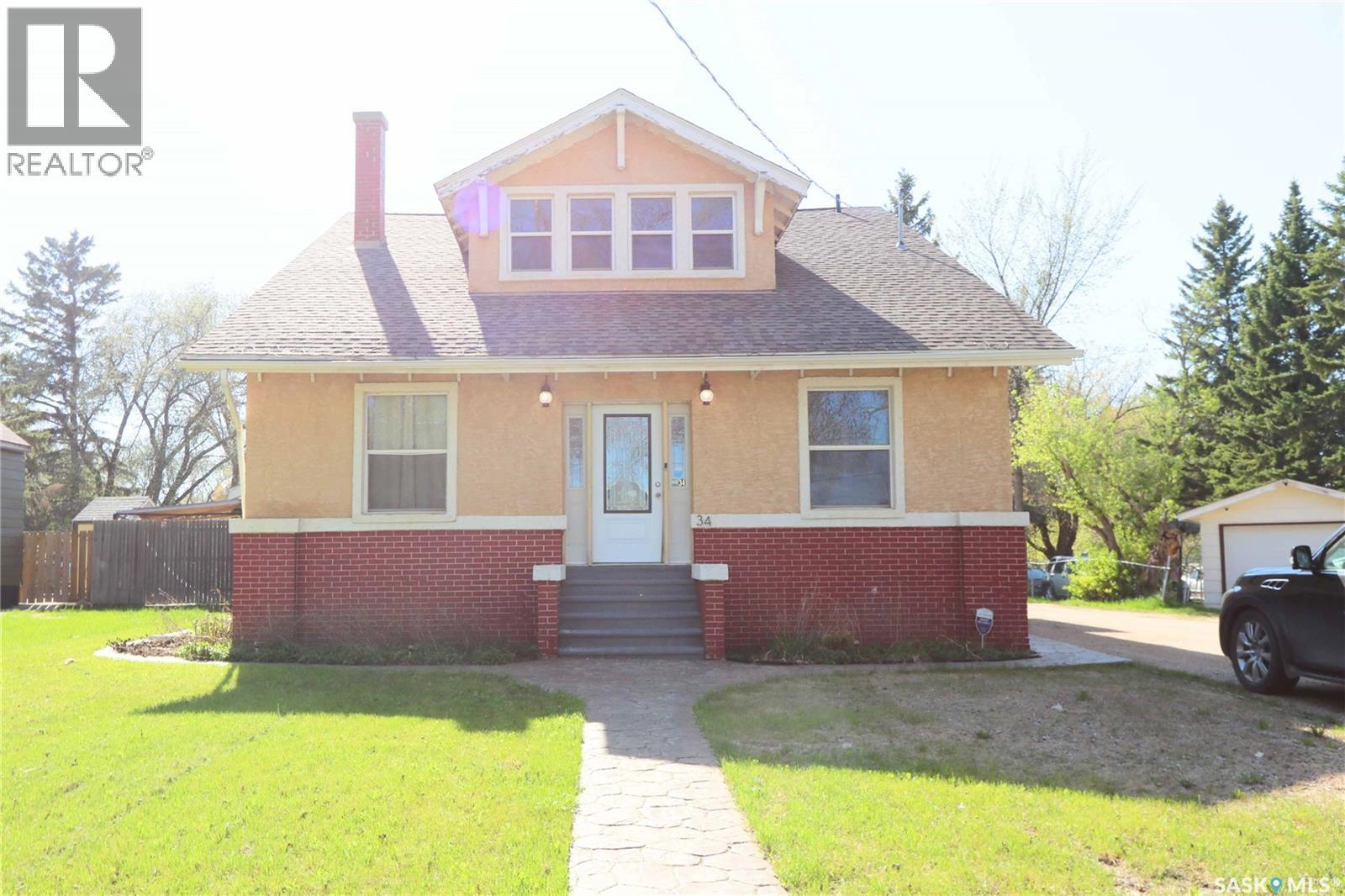 34 Laurier Avenue, Yorkton, SK - Outdoor