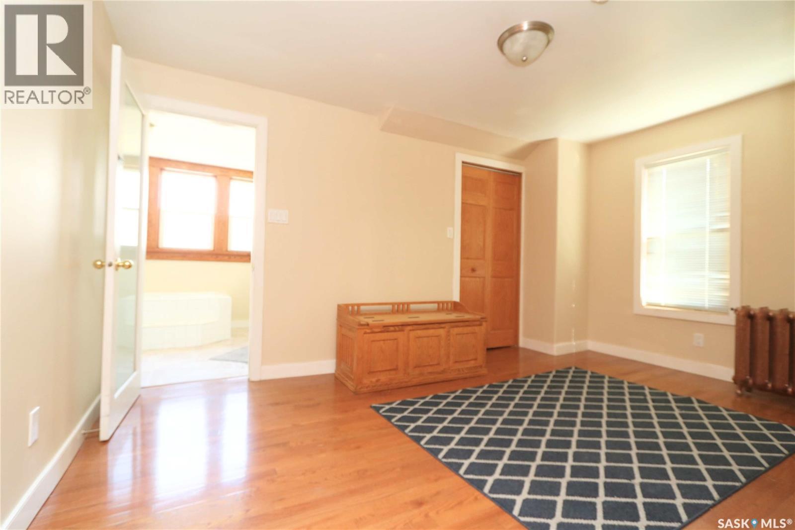 34 Laurier Avenue, Yorkton, SK - Indoor