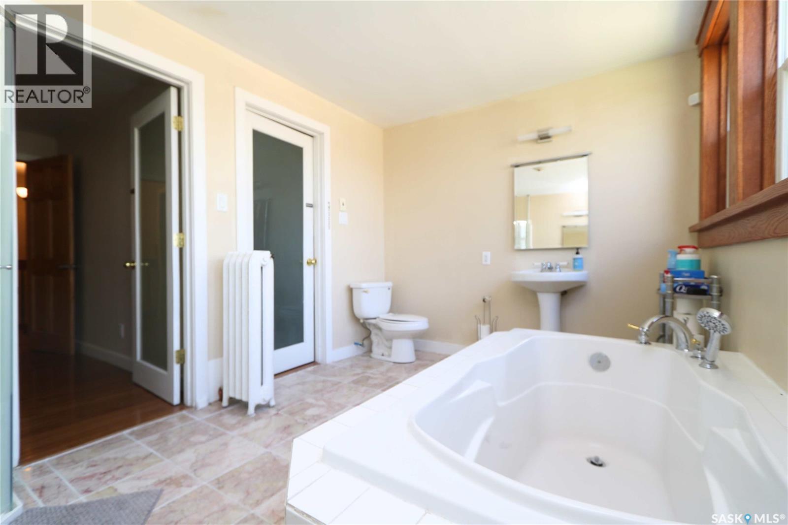 34 Laurier Avenue, Yorkton, SK - Indoor Photo Showing Bathroom