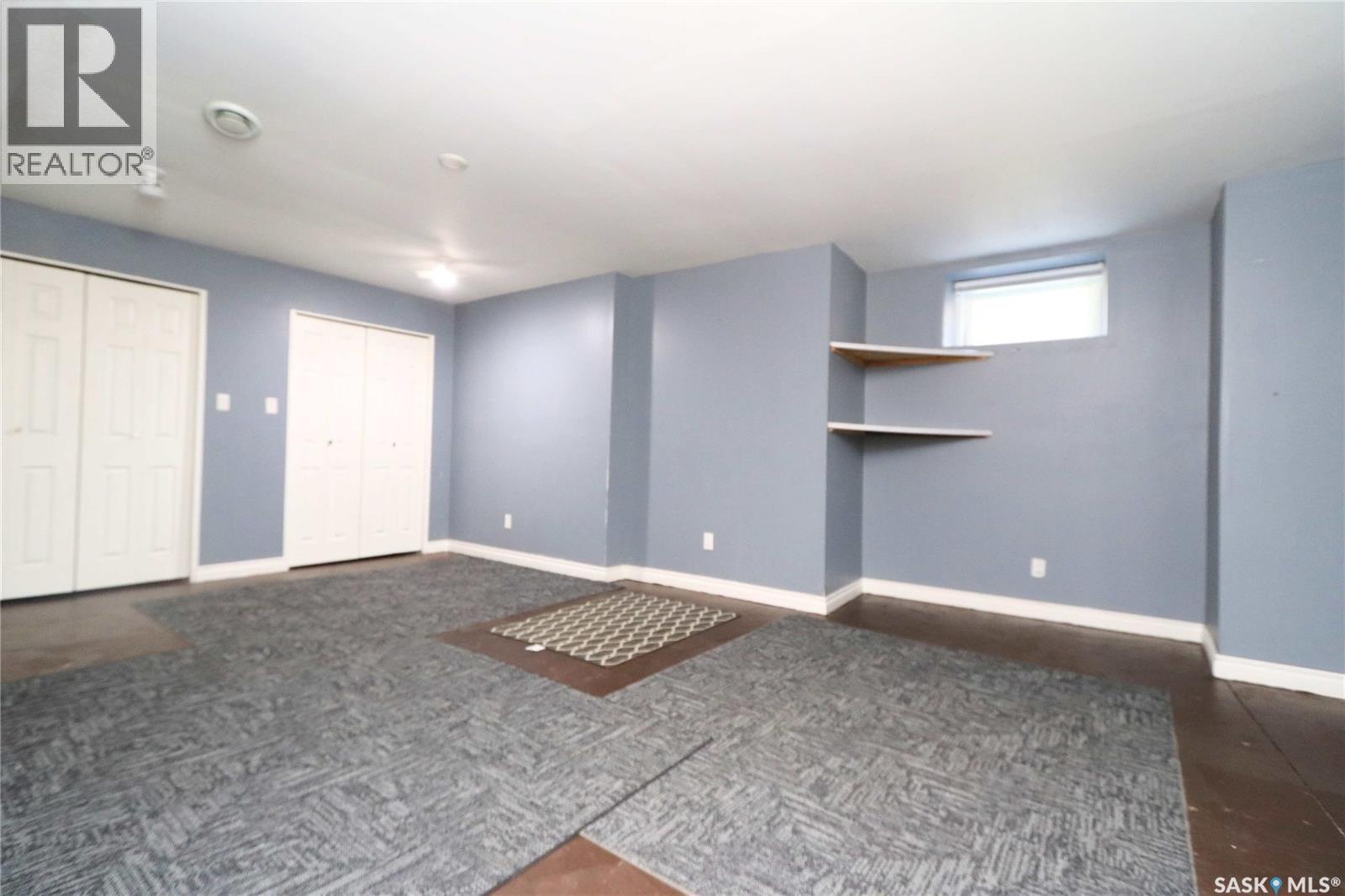 34 Laurier Avenue, Yorkton, SK - Indoor