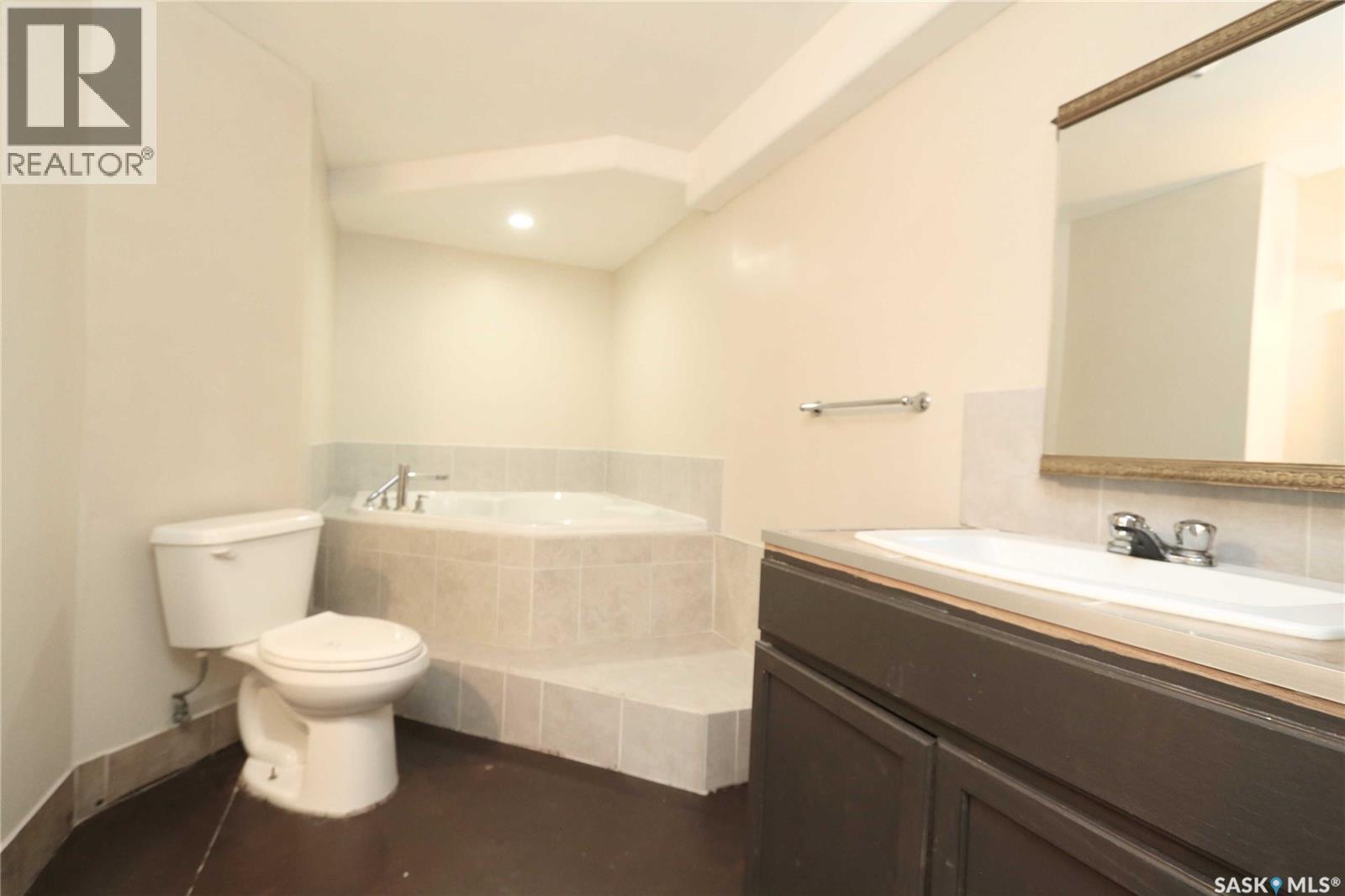 34 Laurier Avenue, Yorkton, SK - Indoor Photo Showing Bathroom