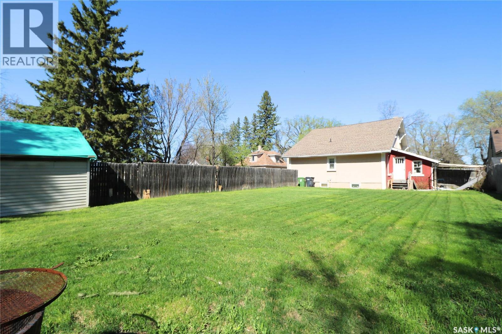 34 Laurier Avenue, Yorkton, SK - Outdoor