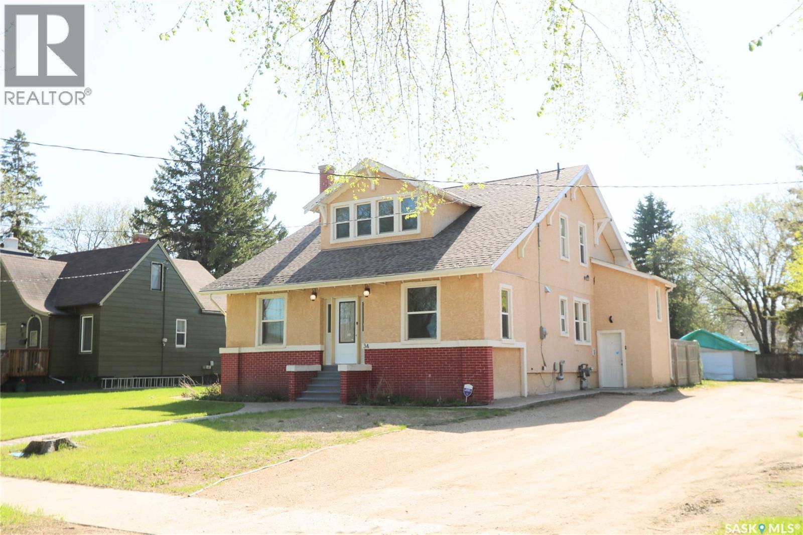 34 Laurier Avenue, Yorkton, SK - Outdoor