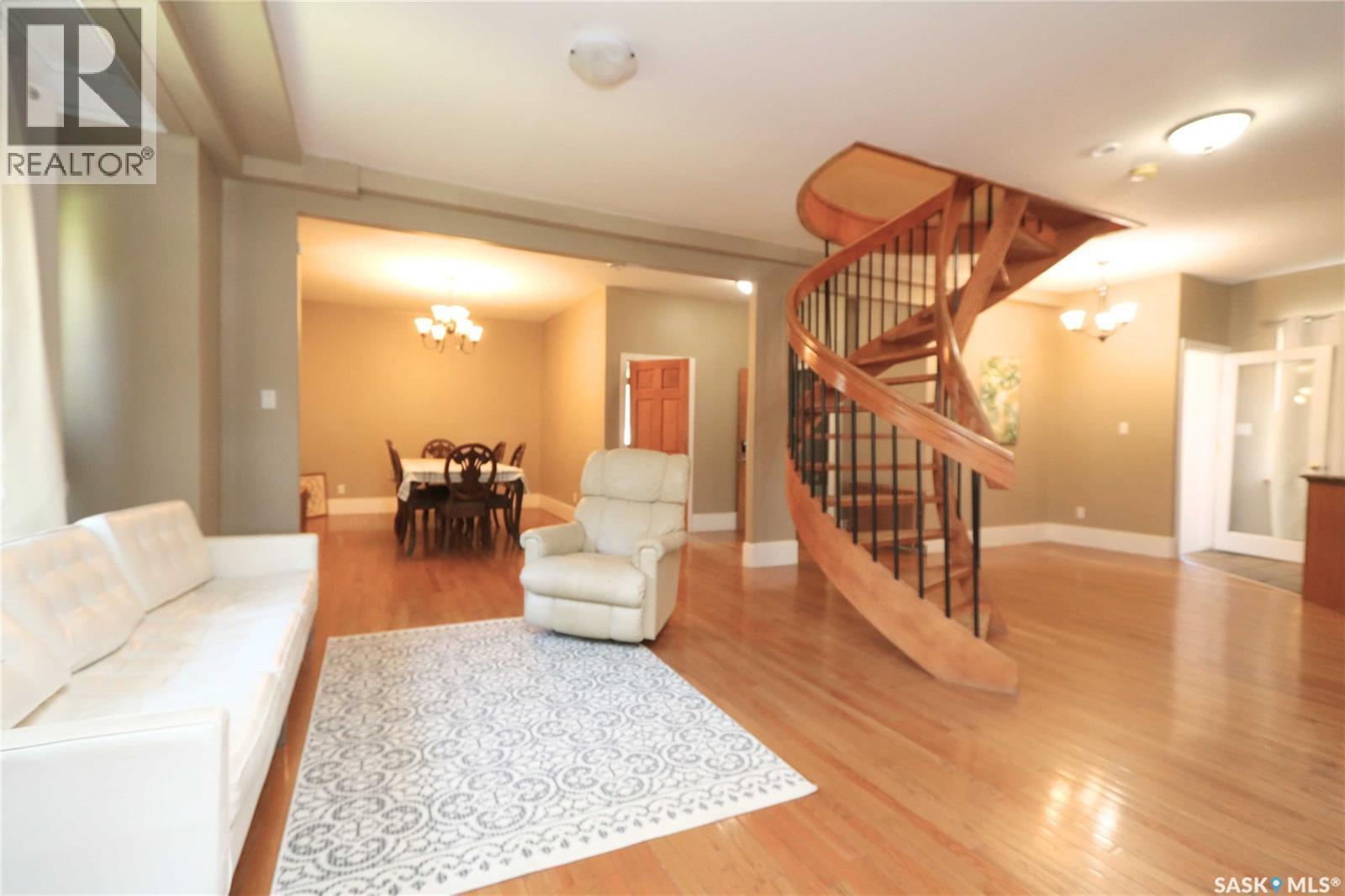 34 Laurier Avenue, Yorkton, SK - Indoor Photo Showing Living Room