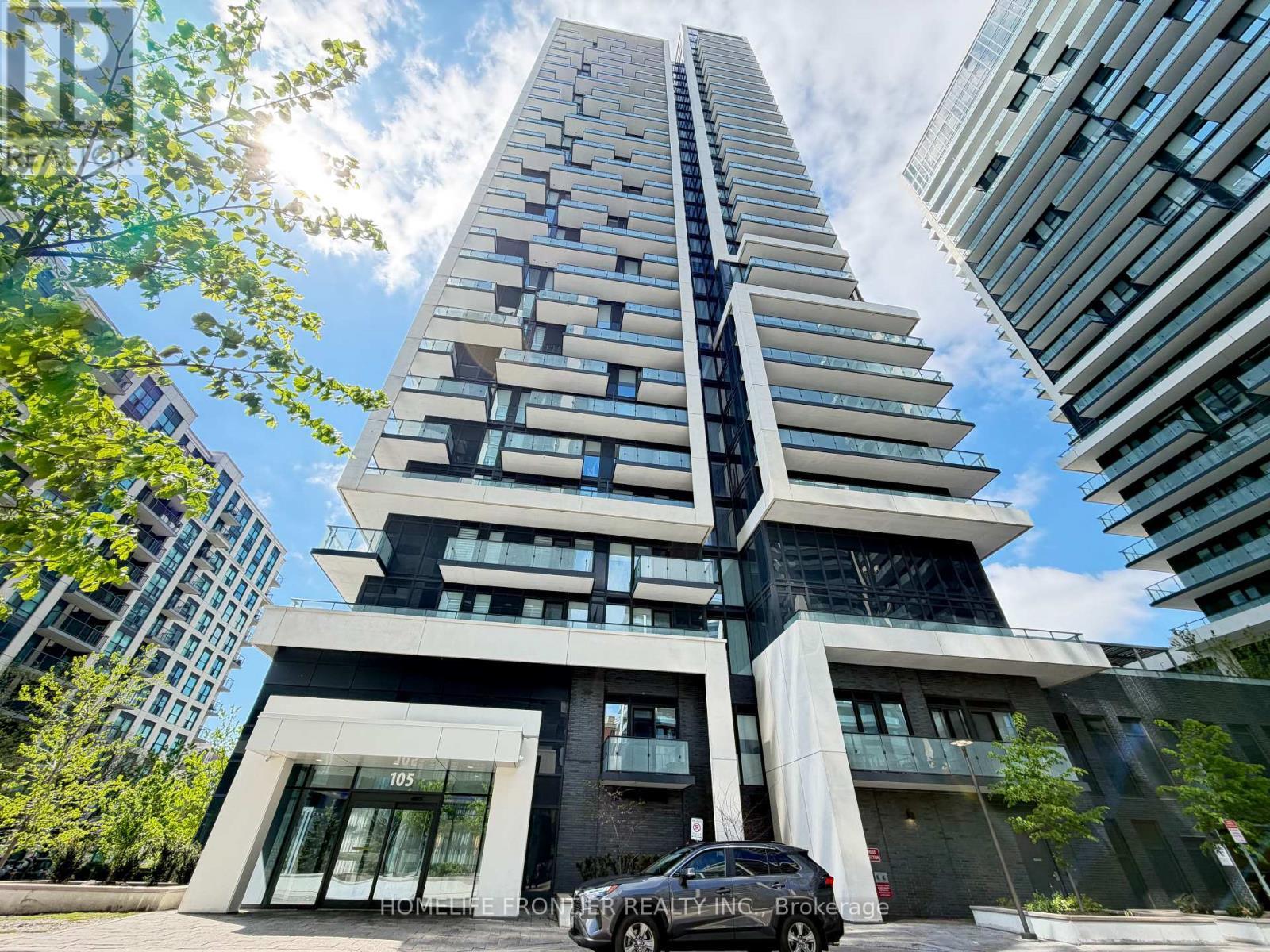 607 - 105 Oneida Crescent, Richmond Hill, ON - Outdoor With Balcony With Facade